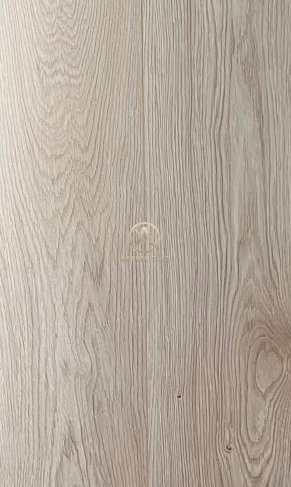 English Oak Light Photo