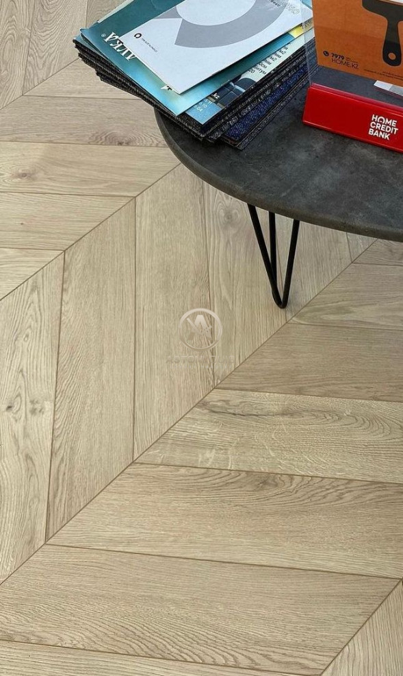 English Oak Light Photo